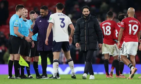 Man United tiếp tục sa sút, HLV Amorim chỉ ra điểm yếu chí mạng