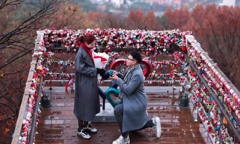 Cầu thủ Đức Huy và bạn gái sắp về chung một nhà, nhan sắc "đằng gái" khiến nhiều người bất ngờ