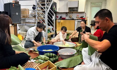 Gói bánh chưng, gói cả một mùa Tết cho trẻ