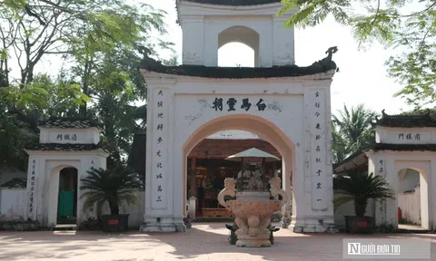 Ngày xuân kể chuyện huyền tích linh thiêng đền Bạch Mã