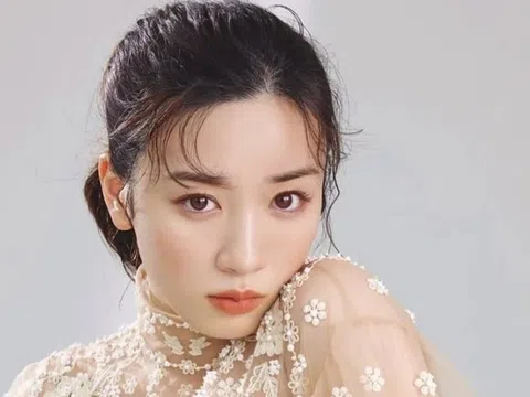 "Ngọc nữ" đình đám bất ổn tâm lý sau bê bối tình ái "bắt cá 2 tay"