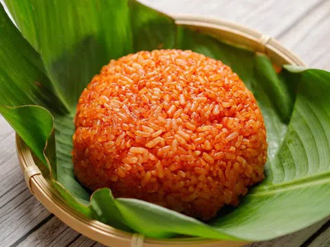 Mách bạn cách nấu xôi gấc cúng Tết để năm mới "đỏ như son"