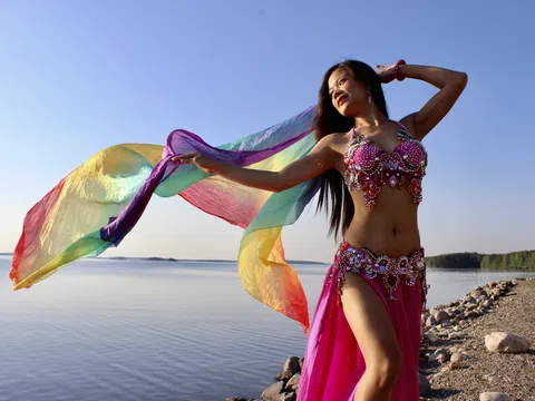 Vũ công Belly Dance Tân Lê, chín năm một chặng đường mê múa